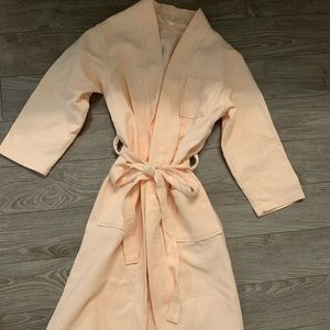 4/$15 Never worn coral pink bathrobe